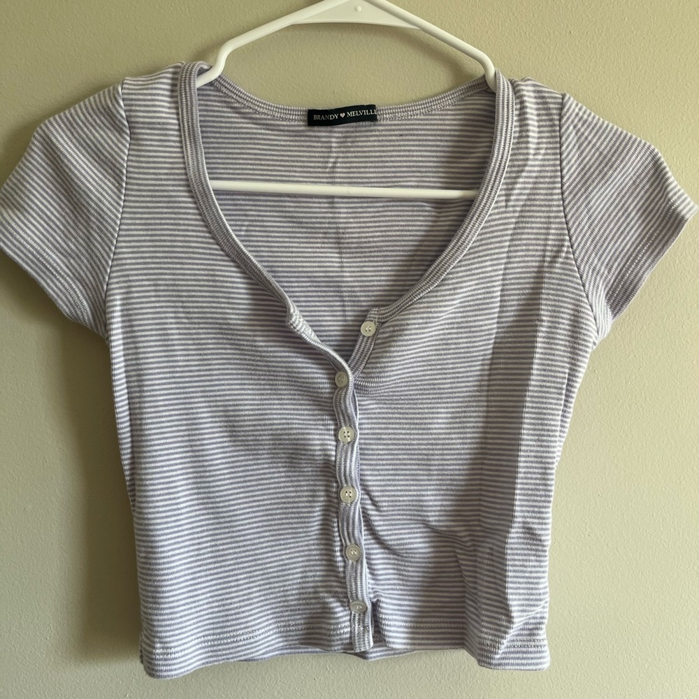 Brandy Melville baby tee